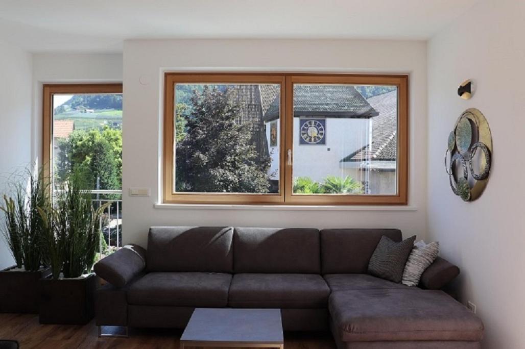 Ferienwohnung Mit Garage, Fahrradraum Und Sehr Grosser Sonnenverwoehnten Terrasse Lagundo Dış mekan fotoğraf