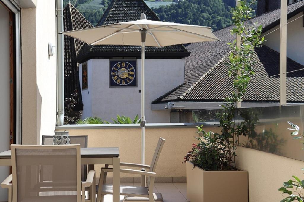 Ferienwohnung Mit Garage, Fahrradraum Und Sehr Grosser Sonnenverwoehnten Terrasse Lagundo Dış mekan fotoğraf